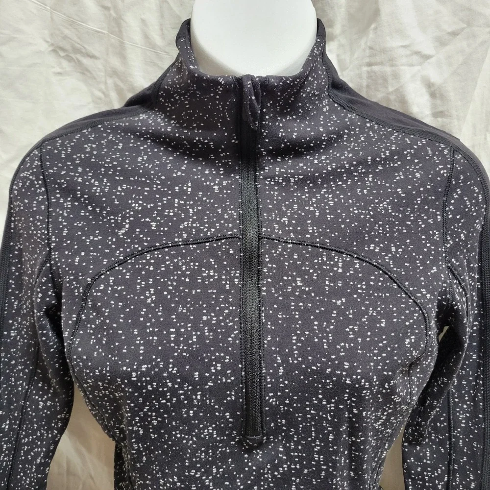 Lululemon Women Run Briskly Size 6 Pique Black White 1/2 Zip Activewear Top - Picture 2 of 8